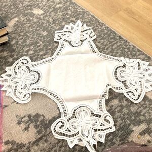 Elegant White Battenberg Lace Table linen. Roll cover. Never used. Fine linen